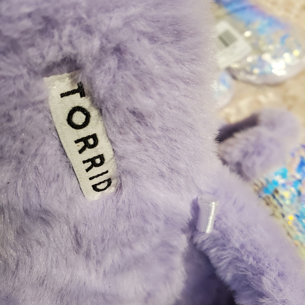 Torrid Lilac Faux fur fuzzy slippers - Picture 5 of 12